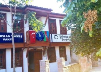 MHP Ankara İl Başkanı, Alparslan Türkeş Vakfı'nı basarak tehdit savurdu