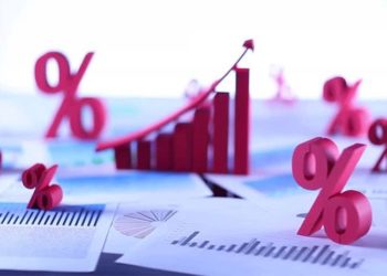 Mahfi Eğilmez: Faizi düşürdükçe faiz yükseliyor