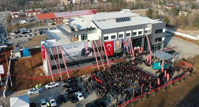 Mahir Ünal’dan ‘kimse gelmemiş ki’ açıklaması: Espri yaptım