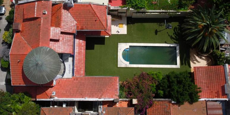 Maradona'nın eşyaları, arabaları ve taşınmazları borçları ödemek için açık artırmada satılacak