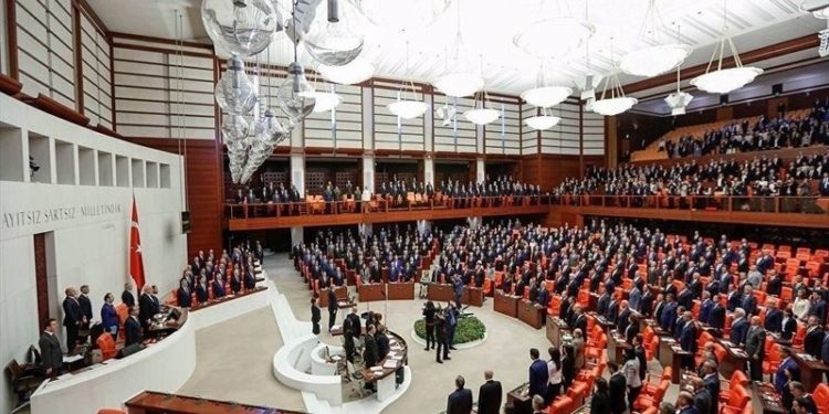 Mecliste Kürtçe ifadeler MHP'li vekilleri rahatsız etti