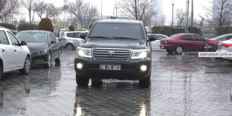 Melih Gökçek belediyenin zırhlı aracını teslim etti