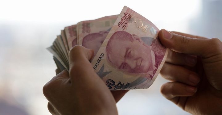 Memur-Sen: Ek zam 15 Ocak'ta ücretlere yansıtılmalı