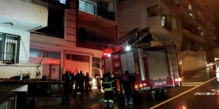 Meraklı komşular yangını izlerken zehirlendi