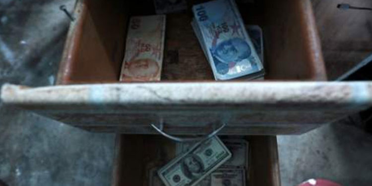 Merkez Bankası kararı sonrası döviz kurlarında yeni zirve: Dolar, 15,65, euro 17,27 lirayı gördü