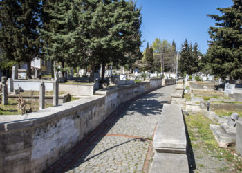 Mezar fiyatları da zamlardan nasibini aldı