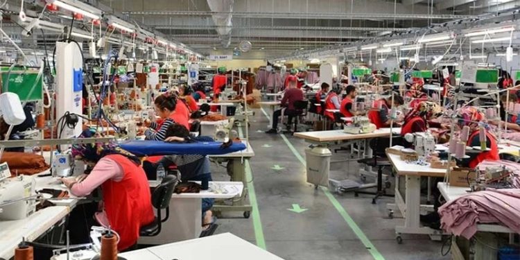 Millete verdikleri sözü tutmadılar: Vergi yükü sadece asgari ücretliler için kaldırdı