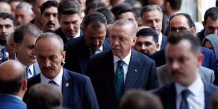 Milli gazete yazarı: Çevresindekiler ekonomi hakkında hep pembe tablolar çiziyor olmalı, Erdoğan’ın şanssızlığı bu olsa gerek