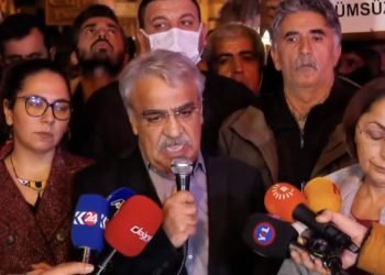 Mithat Sancar: Kaos planlarından medet umanlar ellerinden geleni yapıyorlar