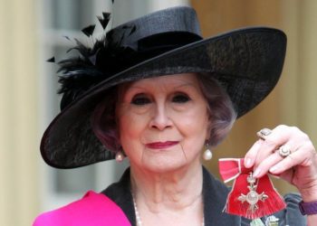 Model, aktris ve trans aktivist April Ashley 86 yaşında yaşamını yitirdi