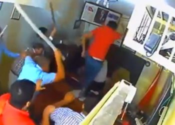 Muhabire tokat için Muharrem Sarıkaya’yı kınayan gazeteci sopayla adam dövmüş