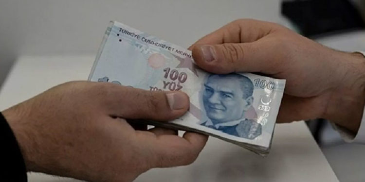 Muhalefetten yeni asgari ücrete tepki: 'En az 5 bin 900 TL olması gerekiyordu'