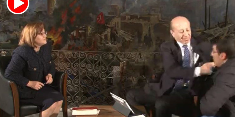 Muharrem Sarıkaya, canlı yayında ses teknikerine tokat attı