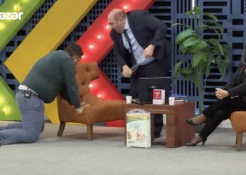 Muharrem Sarıkaya’nın kameramana tokadı Azeri televizyonunda skeç oldu