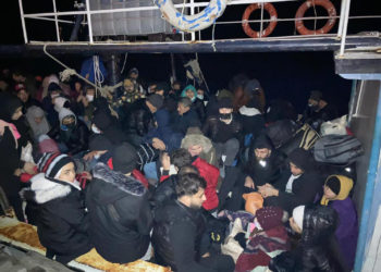 Muğla’da balıkçı teknesinde 100 göçmen yakalandı