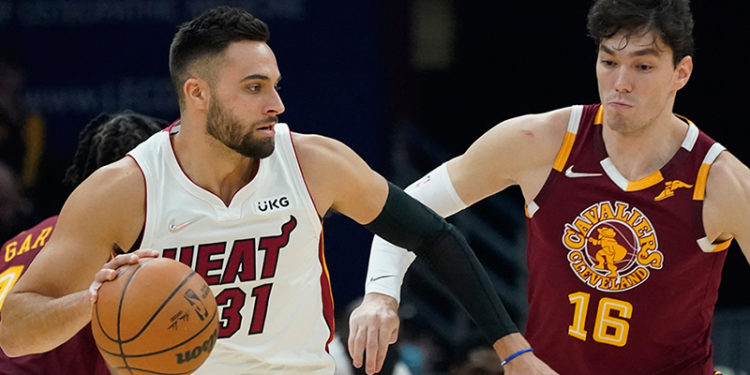 NBA'deki "Türk derbisi"nde Cedi güldü