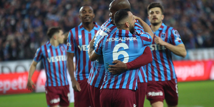 Namağlup Trabzonspor, Adana Demirspor'u da devirdi; galibiyet serisini 8 maça çıkardı