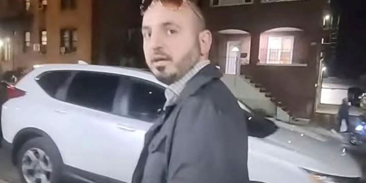 New York'ta imamlık yapan Ahmet Yücetürk, çocuğa cinsel istismardan tutuklandı