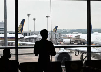 Noel tatiline Omicron gölgesi: Dünya çapında bir günde 2 binden fazla uçuş iptal edildi