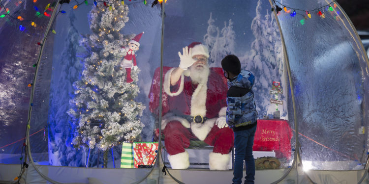 Noel yemeğine katılan 120 kişide Omicron varyantına rastlandı
