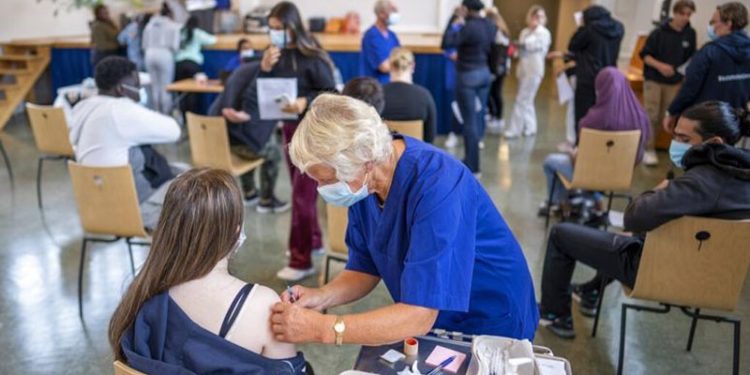 Norveç'te en az 50 kişide Omicron vakasına rastlandığı duyuruldu