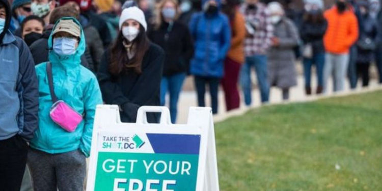 Omicron: ABD'de vakalar arttı, Biden seyahat önlemlerini sıkılaştırıyor