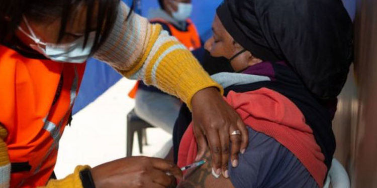 Omicron: Afrika'nın güneyindeki ülkelerde yeterince aşı var mı?