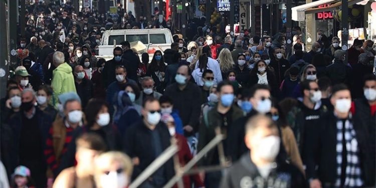 Omicron, Delta varyantından dört kat daha bulaşıcı çıktı