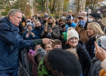 Omicron: New York'ta kapalı mekanlara girmek isteyen 12 yaş üstü kişilere aşı zorunluluğu