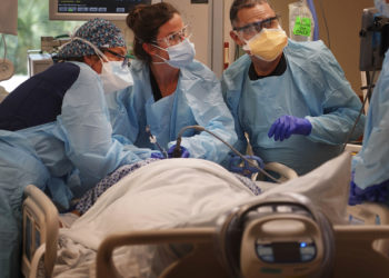 Omicron hızla yayılıyor: Fransa’da günlük vaka sayısı 208 bini buldu