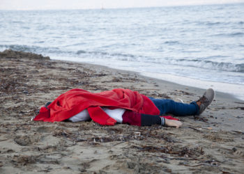 Onlarca mültecinin cesedi Libya sahillerine vurdu