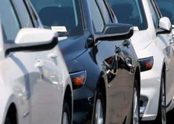 Otomobil ve hafif ticari araç pazarındaki daralma sürüyor