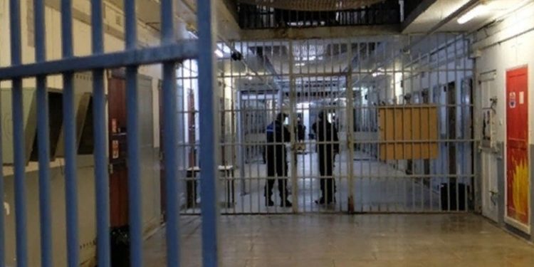 Oğlu 73 gündür karantinada tutulan hasta tutuklunun annesi: Çocuklarımızın gençliğini çaldılar