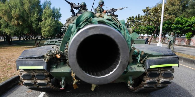 Pandemiye rağmen küresel askeri harcamalar arttı