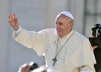 Papa Francis, Yunanistan’a sığınan 50 göçmeni İtalya’ya götürecek