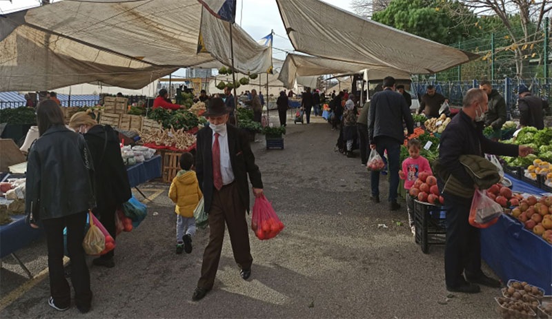 Pazar fiyatları yükseldi, yurttaş taneyle alışveriş yapıyor