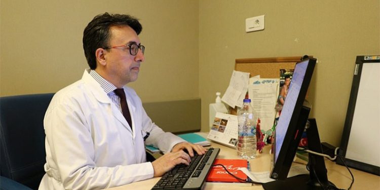Prof. Dr. Ekmekçi: Covid-19 böbrek hastalığı riskini artırabilir