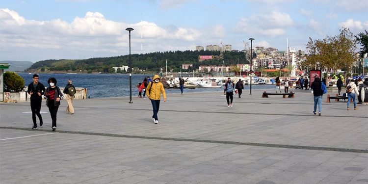 Prof. Dr. Sipahi: Türkiye'de de kapanma olabilir