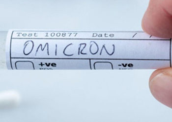 Prof. Dr. Taşova: Omicron varyantı daha hızlı yayılacak ve aşısızları etkileyecek