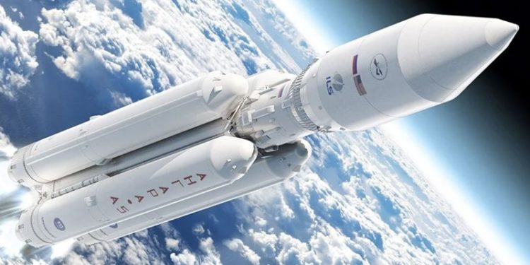 Putin'den gövde gösterisi: Uzaya Angara A-5 roketi gönderildi