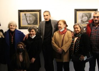 Resimlerinde Cumartesi Annelerini işledi