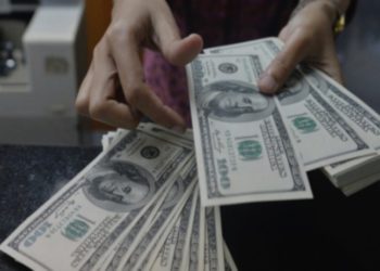 Reuters: Kamu bankaları yüklü miktarda dolar satışı gerçekleştirdi