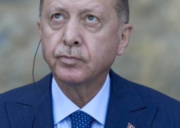 Reuters analistleri: TL teşvik planı ekonomiyi daha büyük tehlikeye sürüklüyor