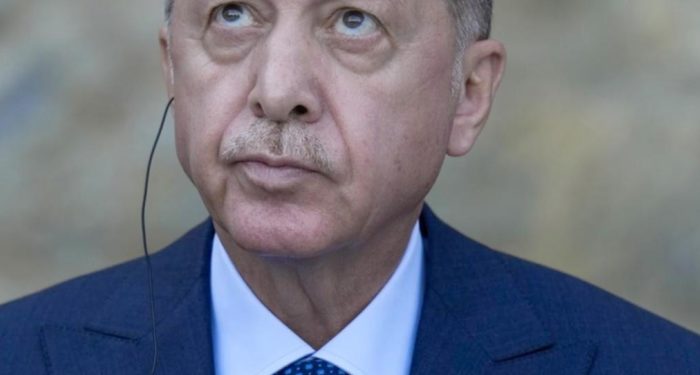 Reuters analistleri: TL teşvik planı ekonomiyi daha büyük tehlikeye sürüklüyor