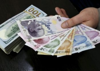 Reuters'dan TL yorumu: Sadece birka&ccedil; dakikada y&uuml;zde 7 değer kaybetti