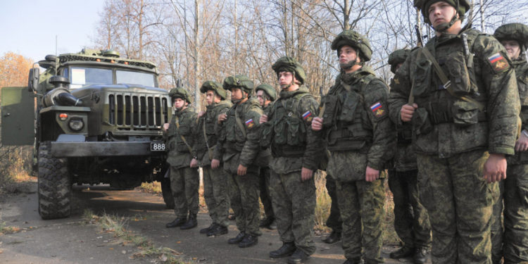 Rusya, Ukrayna sınırı yakınlarında 10 bin askerle yaptığı tatbikatı tamamladı