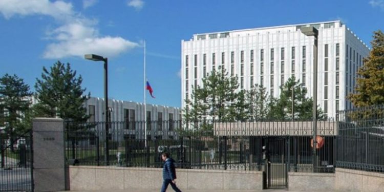 Rusya'nın Washington Büyükelçiliği'nde şüpheli paket alarmı