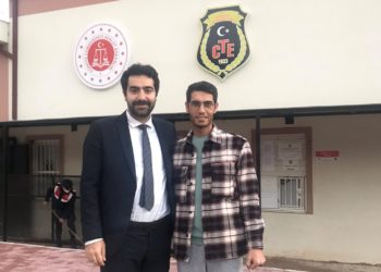 Röportaj yaptığı vatandaşla birlikte tutuklanan ‘Kendine Muhabir’ tahliye edildi