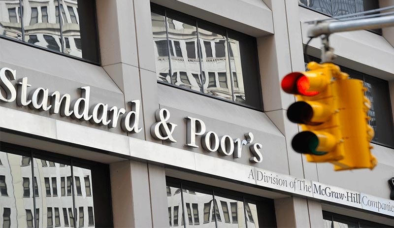 S&P, Türkiye'nin notunu 'negatif' olarak teyit etti