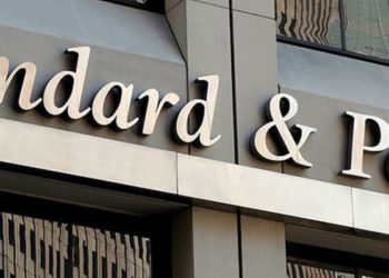 S&P, Türkiye’yi negatife çevirdi, üç yıl için düşük büyüme öngördü